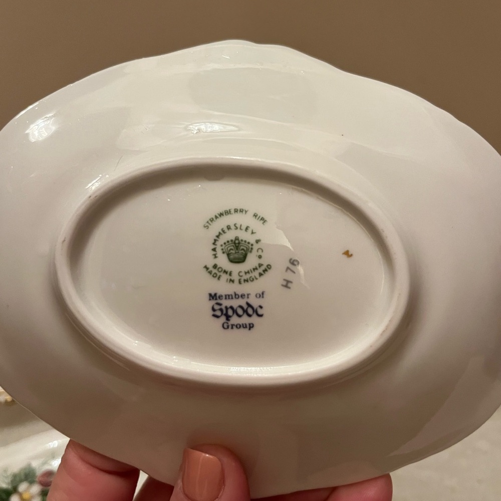 3 Vintage Hammersley Spode English Bone . Strawberry Ripe trinket dishes/servi - Picture 10 of 10